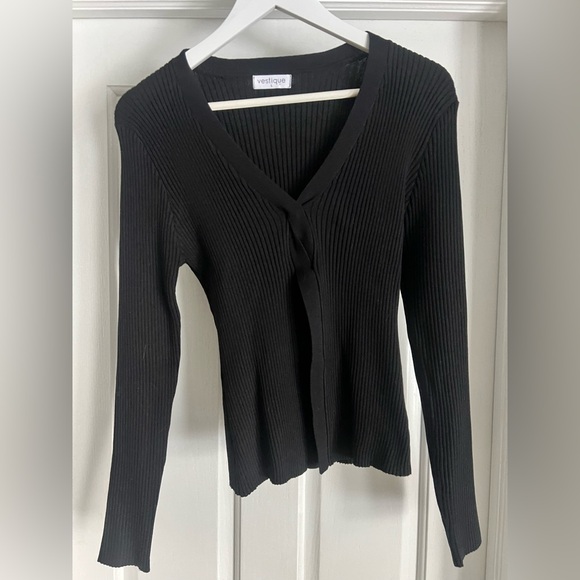 Black Ribbed Top - Picture 2 of 3